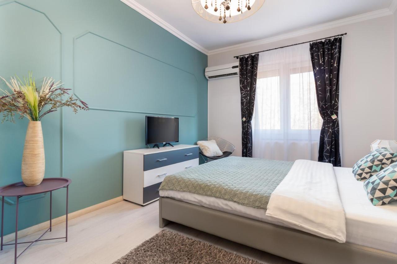 Moonlight Central Apartments Oradea Exteriör bild